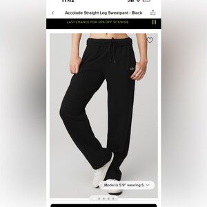 Alo yoga ACCOLADE STRAIGHT LEG SWEATPANT